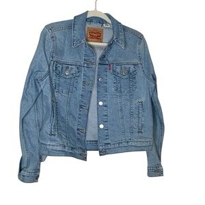 Levi's Classic Blue Denim Jacket. Size M